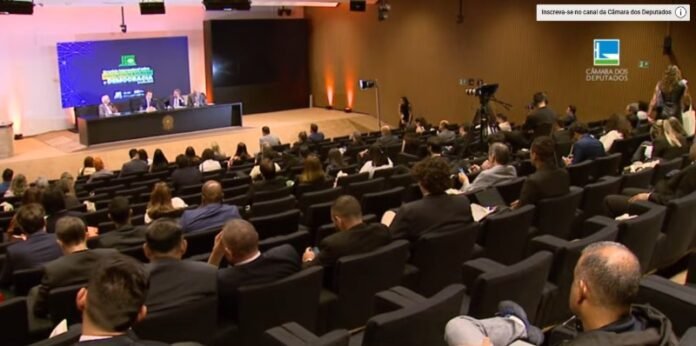 O IRIA coloca o Brasil no centro do debate sobre IA e democracia!