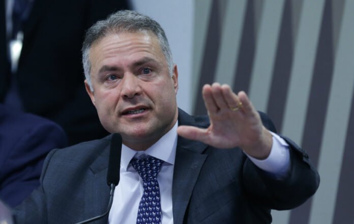 Ministro-dos-transportes-Renan-Filho-participa-da-comissao-de-infraestrutura-1.jpg