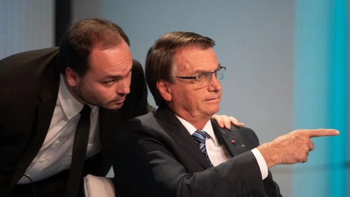 carlos-diz-que-bolsonaro-esta-articulando-uma-lista-de-pre-candidatos-ao-senado-aos-governos-estadua.jpeg