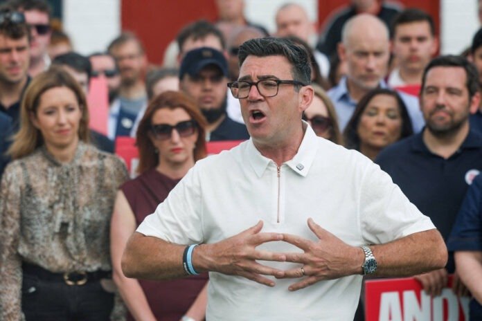 17818702466a352ea64e4c5_1781870246_3x2_rt.jpg Andy Burnham vence eleição em Makerfield e ameaça liderança de Keir Starmer