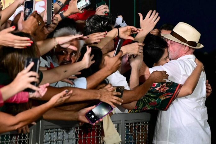 Tarólogos viralizam ao prever vitória de Lula nas eleições