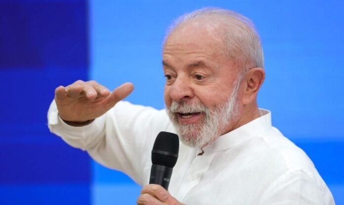 Lula busca substituto civil para Múcio e avalia mulher para comandar Defesa