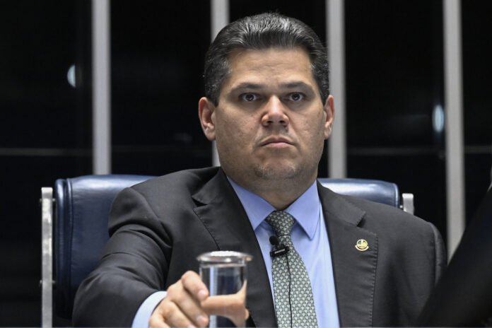 Alcolumbre marca votação da PEC da Segurança Pública para terça-feira, 3