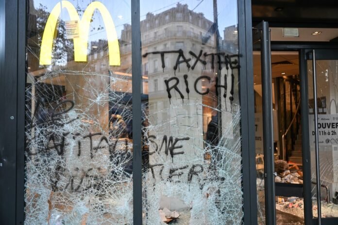 AFP__20261018__D3M42N6__v2__MidRes__FranceSocialDemo.jpg