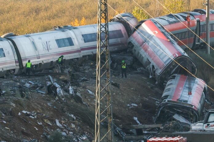 AFP__20261029__D4RJ6EZ__v4__MidRes__TopshotSpainTrainAccidentTransport.jpg