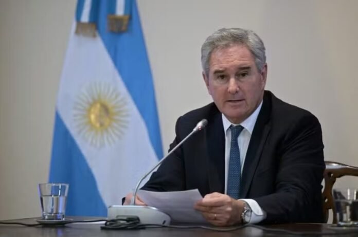 Argentina nega pedido brasileiro por explicações sobre fuga de Flávio Bolsonaro